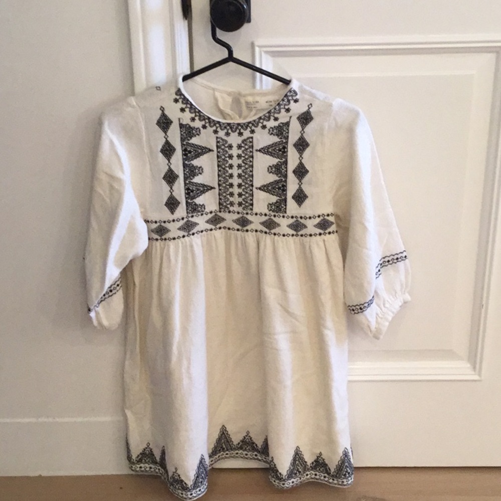 Girls off-white and black dress